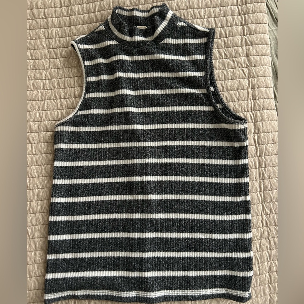 Gap striped sleeveless turtleneck sweater
